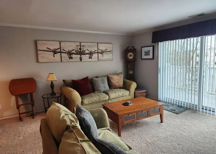Beautiful Apt, Woffice Area 2Br, Long Term