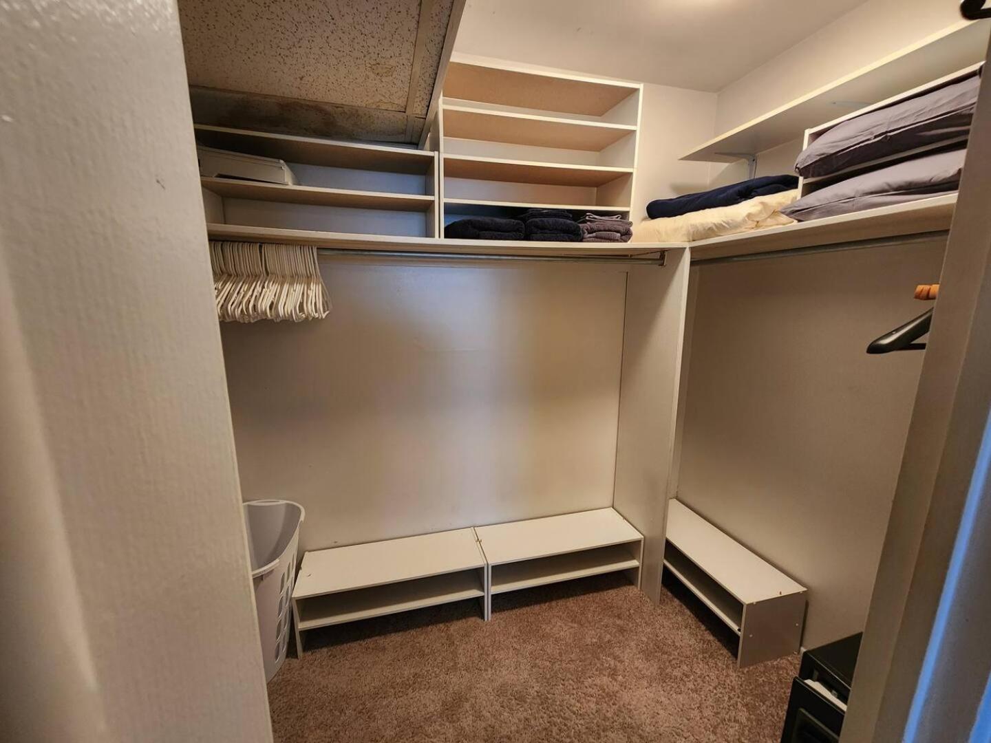 Beautiful Apt, Woffice Area 2br, Long Term