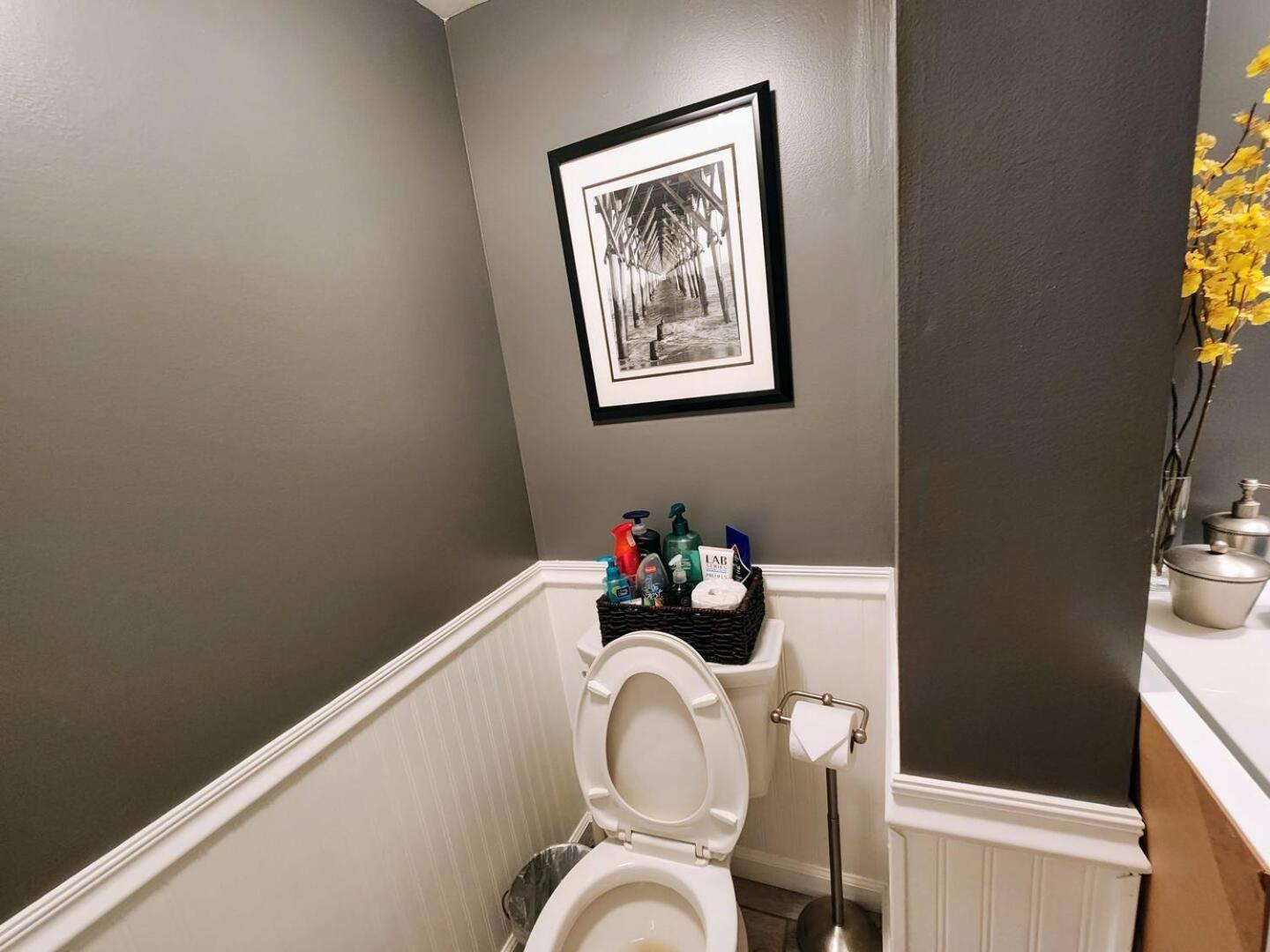 Beautiful Apt, Woffice Area 2br, Long Term Elkins Park