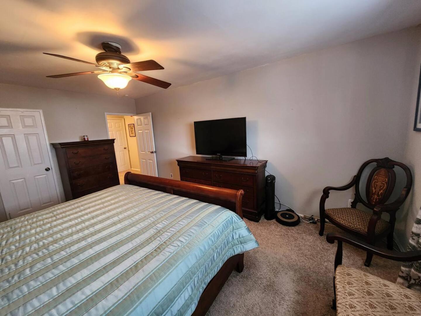 Beautiful Apt, Woffice Area 2br, Long Term Elkins Park