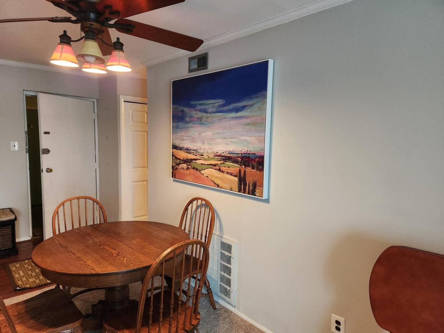 Beautiful Apt, Woffice Area 2br, Long Term Apartment *