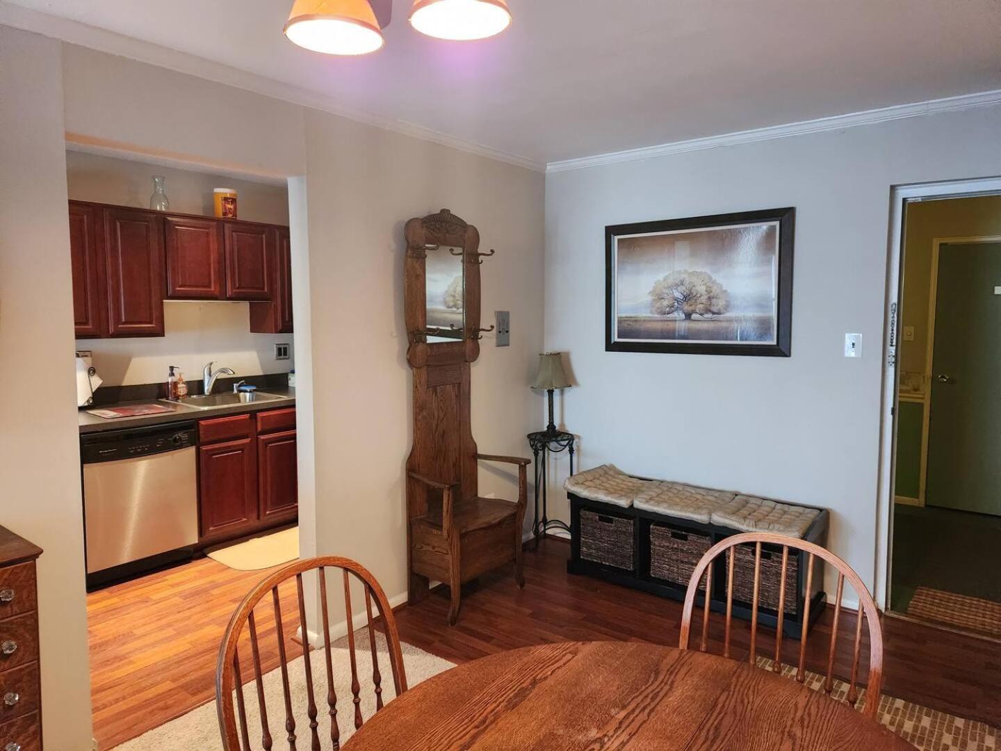 Apartment Beautiful Apt, Woffice Area 2br, Long Term